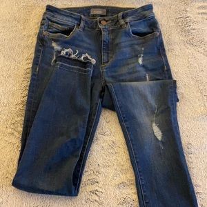 DL1961 mid rise ankle destructed jeans